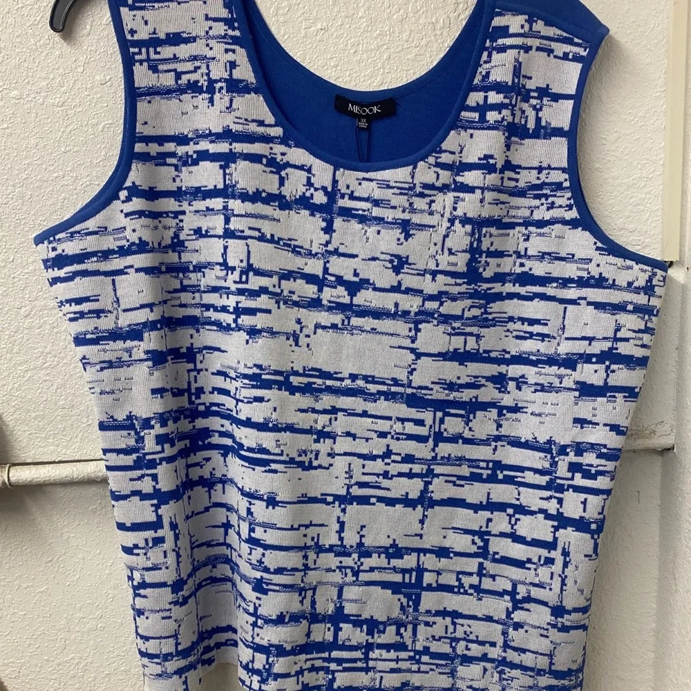 Misook - Reverdible Blue and White Knit sleeveless top - Patterned Sweater